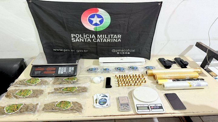 Polícia Militar apreende drogas e munições em Araranguá