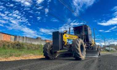 Obra de pavimentação da Rua Luiz Dal Toé, no bairro Santo Antônio é iniciada pela prefeitura de Criciúma