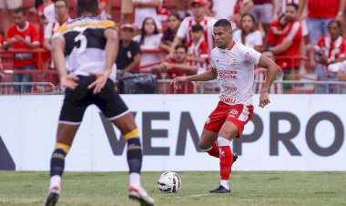 CRICIÚMA VENCE NÁUTICO FORA DE CASA
