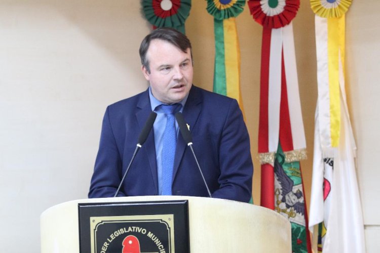 Câmara de Criciúma emite nota sobre denuncia contra o vereador Aldinei Poteleck