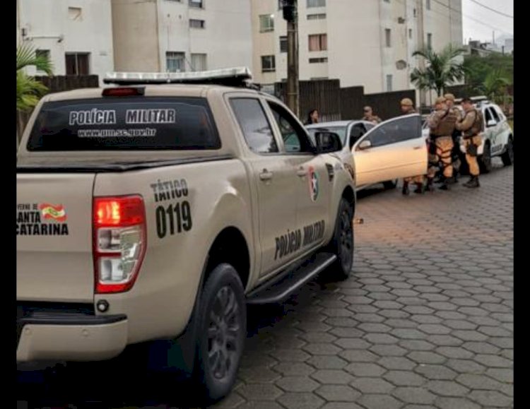 POLÍCIA MILITAR ATENDE OCORRÊNCIA COM FUGA, RESISTÊNCIA E TENTATIVA DE  ATROPELAMENTO EM CRICIÚMA