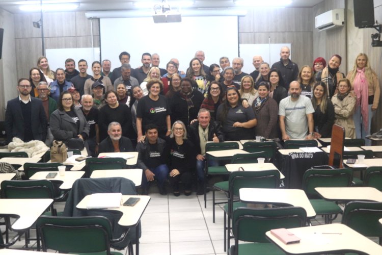 Lideranças comunitárias conhecem oportunidades de atuação com a contrapartida do Universidade Gratuita