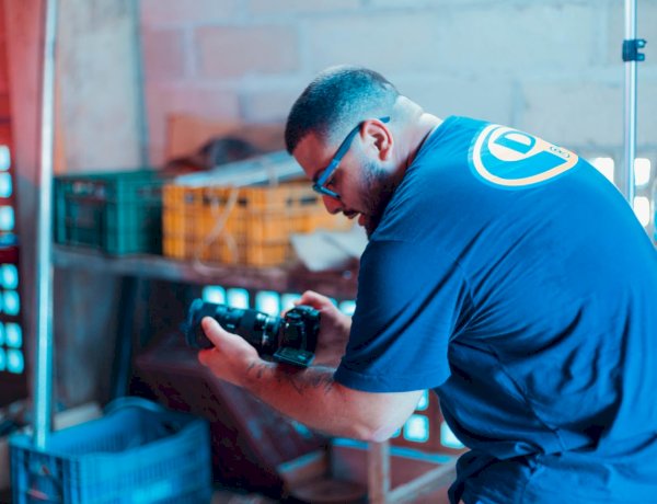 Da primeira carteira assinada à construção de futuros: Jovem Aprendiz da Abadeus transforma histórias e amplia oportunidades para mais de 6,4 mil jovens