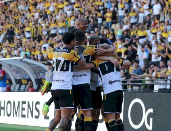 CRICIÚMA VENCE O VILA NOVA NO HH E SEGUE NA LIDERANÇA