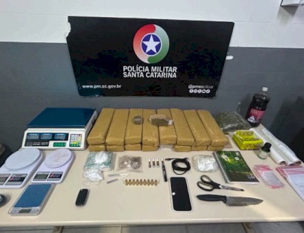 PM APREENDE MAIS DE 17KG DE DROGAS NO BAIRRO COLONIAL EM CRICIÚMA