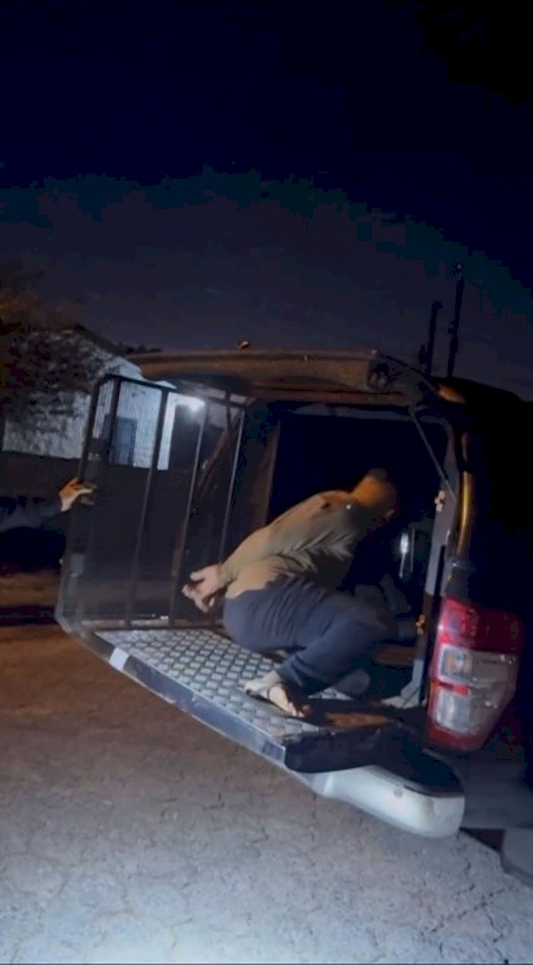 FURTOU ELETRÔNICOS E CAIU NOS BRAÇOS DA POLÍCIA