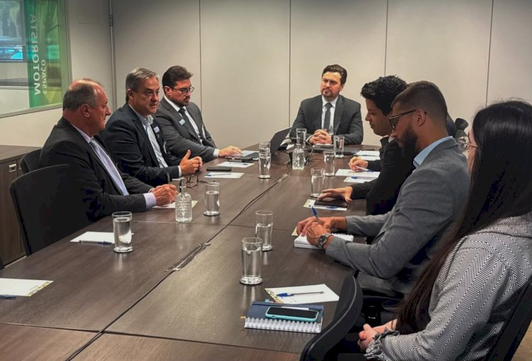 Prefeito de Criciúma apresenta em Brasília projeto para ampliar a mobilidade urbana ao longo da ferrovia