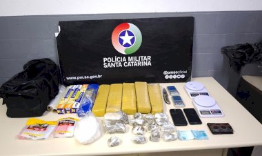 DUPLA É PRESA COPM MAIS DE 6KG DE MACONHA EM CRICIÚMA