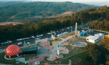 Parque Astronômico promove observação de eclipse lunar nesta quinta-feira