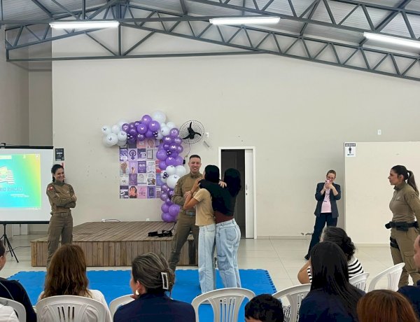 Cocal do Sul oferece aula de defesa pessoal para mulheres durante o Agosto Lilás