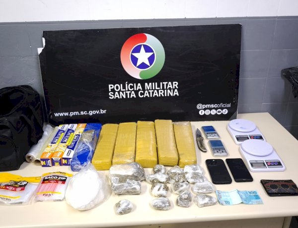DUPLA É PRESA COPM MAIS DE 6KG DE MACONHA EM CRICIÚMA