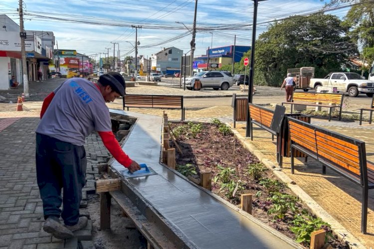 Obras de revitalização avançam na Praça da Santa Luzia, em Criciúma