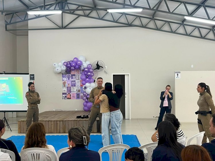 Cocal do Sul oferece aula de defesa pessoal para mulheres durante o Agosto Lilás