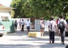ALUNO É IMPEDIDO DE ENTRAR EM ESCOLA DE CRICIÚAM POR CAUSA DA TONALIDADE DA CALÇA