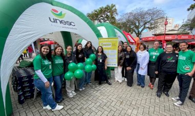 Setembro Amarelo leva informação e valorização da vida à Praça Nereu Ramos