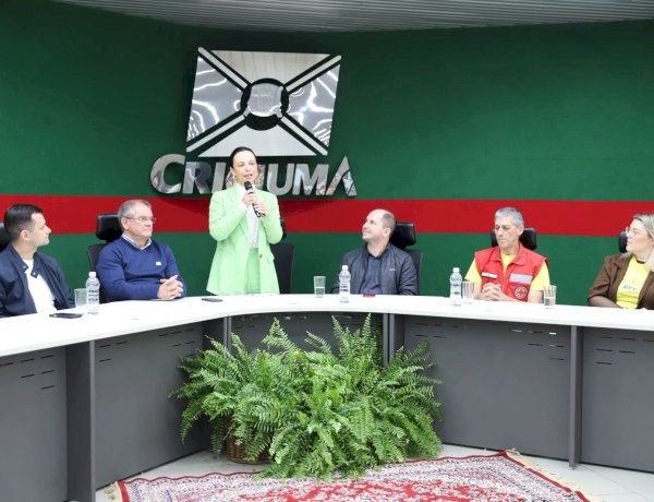 Saúde em Cores: Setembro Amarelo inicia com capacitação aos profissionais da rede de saúde de Criciúma