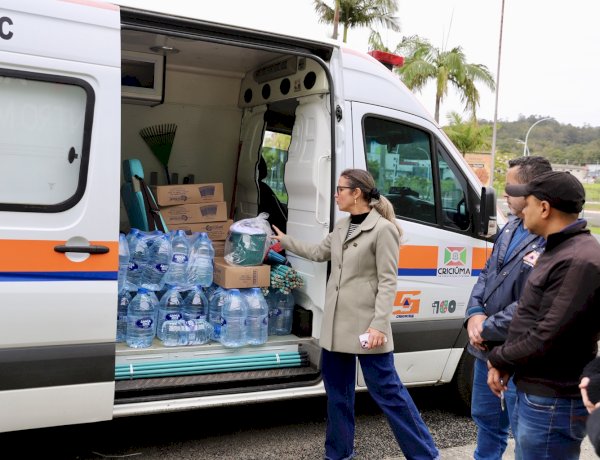 Prefeitura de Criciúma entrega kits de ajuda humanitária a cerca de 700 pessoas atingidas pela chuva