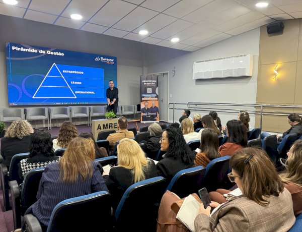 Educação da Amrec fortalece gestão escolar com formação estratégica