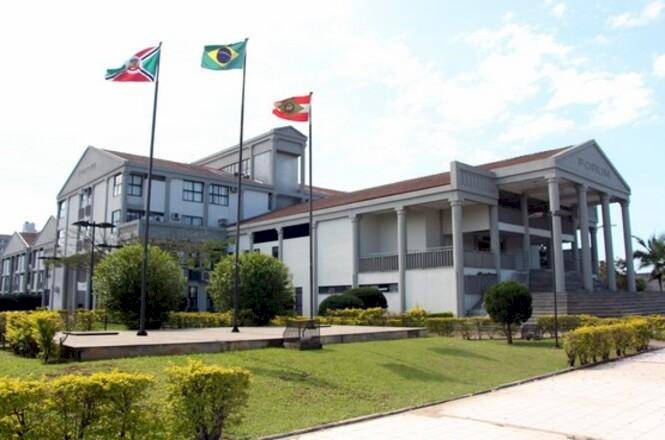 Justiça condena uma mulher e dois homens a mais de 80 anos de prisão por latrocínio de homem em Criciúma