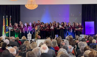 Participantes do CCTI se apresentam em evento alusivo ao Dia Internacional da Pessoa Idosa