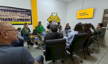 Reunião define ações para garantir o bem-estar de gatos que vivem no Estádio Heriberto Hülse