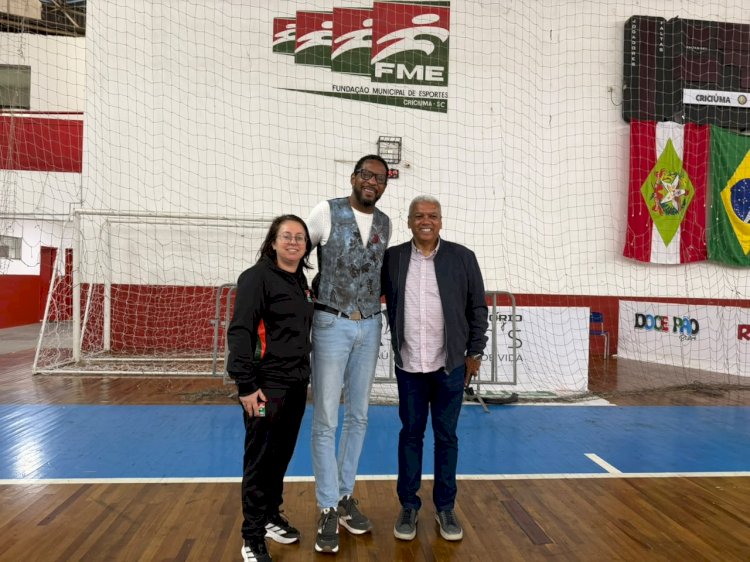 Recordista mundial de salto em altura visita a Fundação Municipal de Esportes de Criciúma