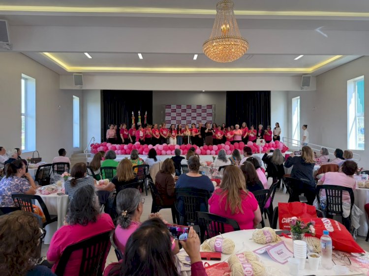 Clube de Mães da Afasc reúne mais de 300 mulheres em workshop alusivo ao Outubro Rosa