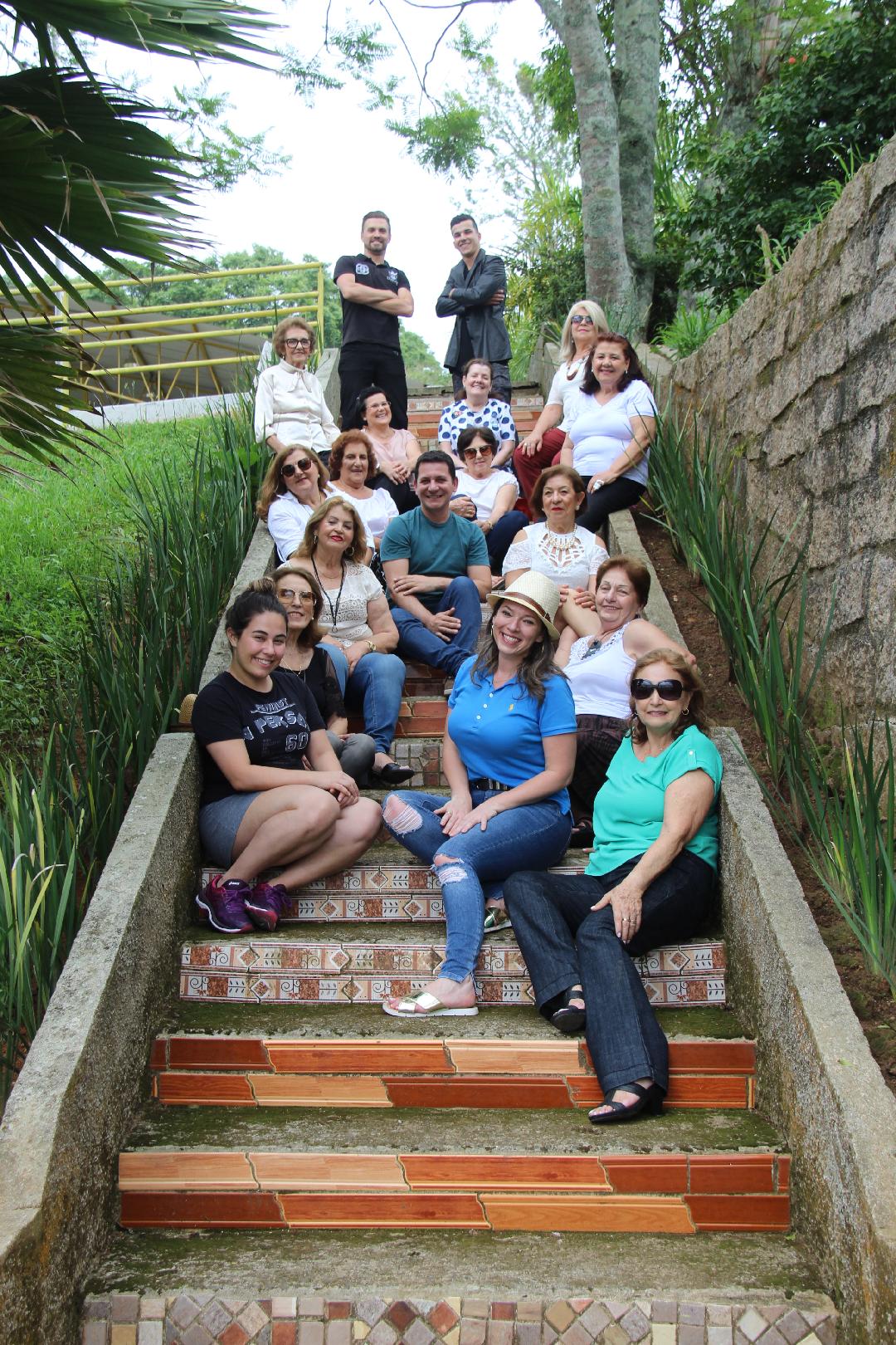 Sessão de fotos alegra o Centro de Convivência da Terceira Idade da Afasc