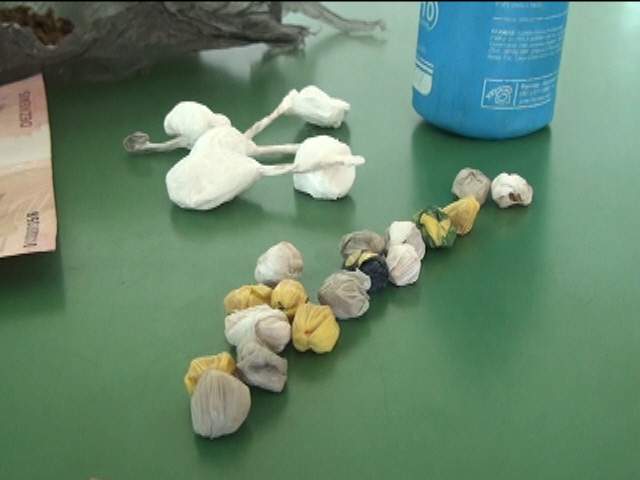 Adolescente é detido com drogas