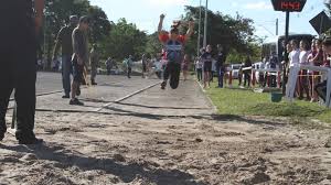 Atletismo reúne cerca de 200 estudantes na pista da Unesc e encerra Jesc