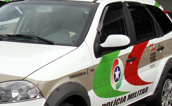 POLÍCIA MILITAR PRENDE DUPLA COM VEÍCULO FURTADO NO RS