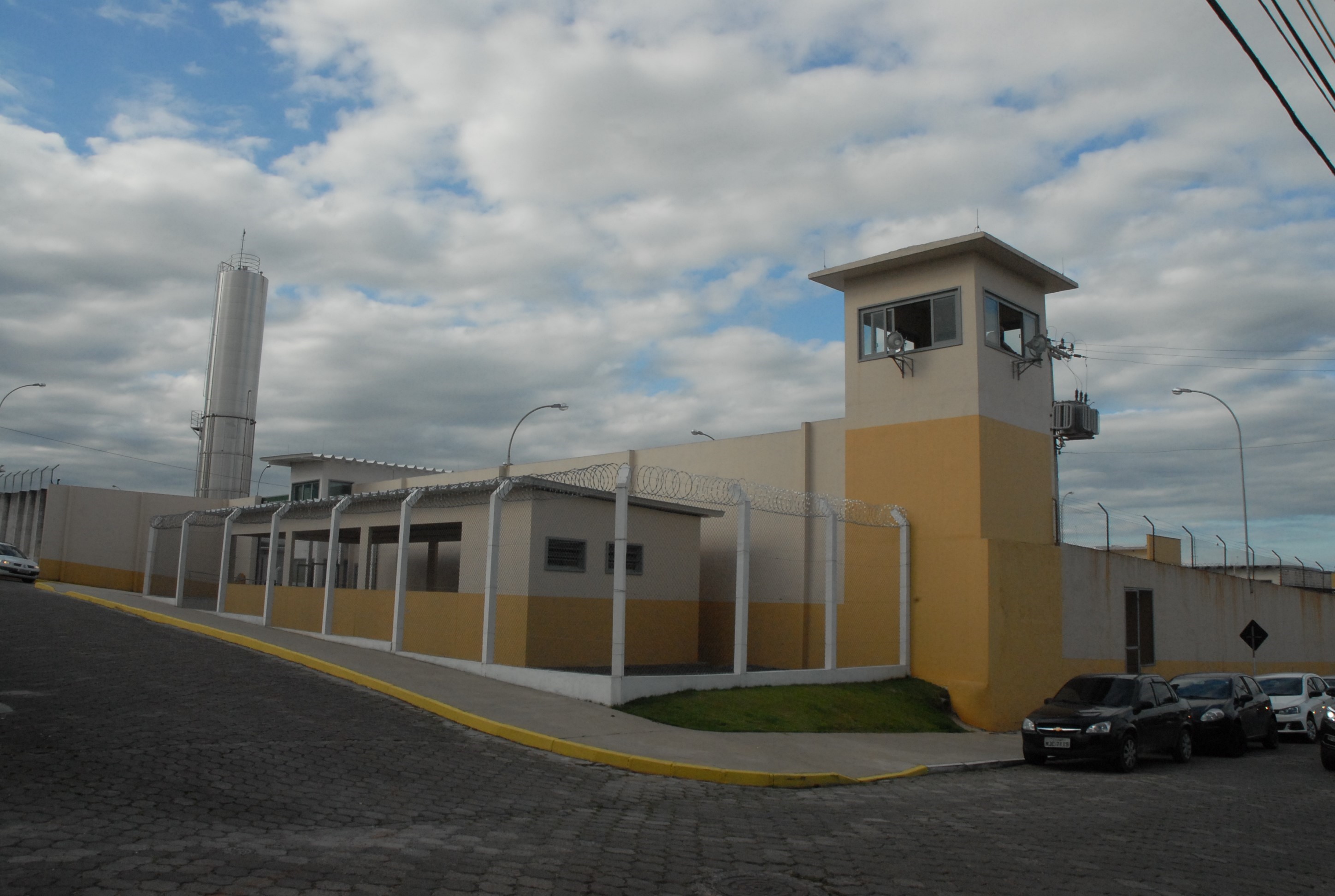 TIO É PRESO POR ESTUPRO DE VULNERÁVEL DE SOBRINHA DE 13 ANOS