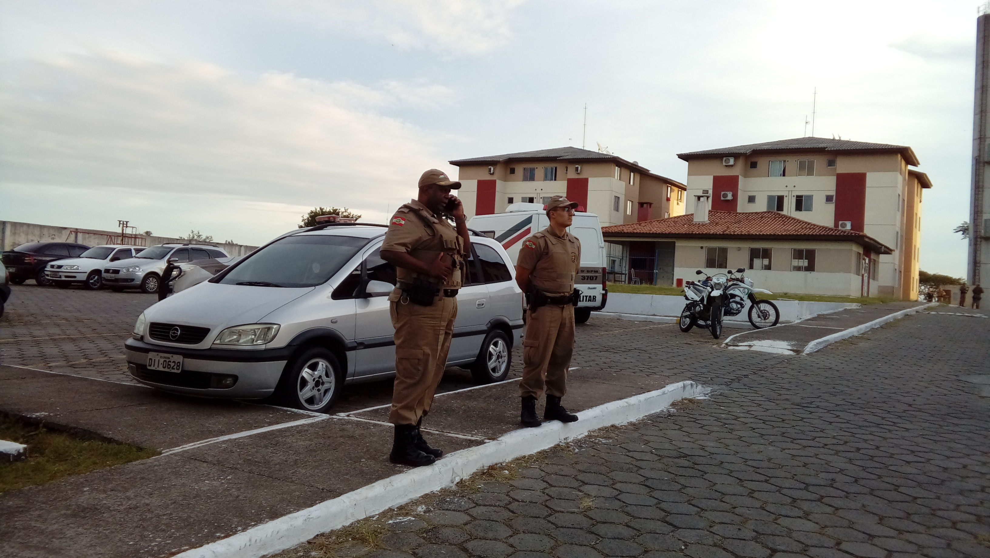 DUPLA DE MENORES É PRESA POR TRÁFICO NO CARMEL