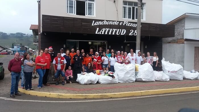 Distribuição  de Brinquedos pela equipe Multi - Institucional continuam