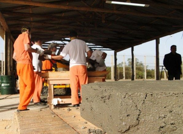POLÍCIA MILITAR ENCONTRA DROGAS , CACHAÇA E CELULAR COM APENADOS NA INTENDÊNCIA DA STA LUZIA