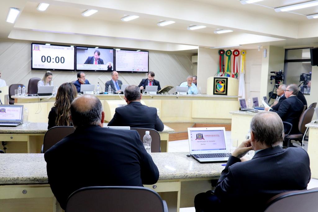 Legislativo de Criciúma recebe representantes do Samae e do Cisam-Sul