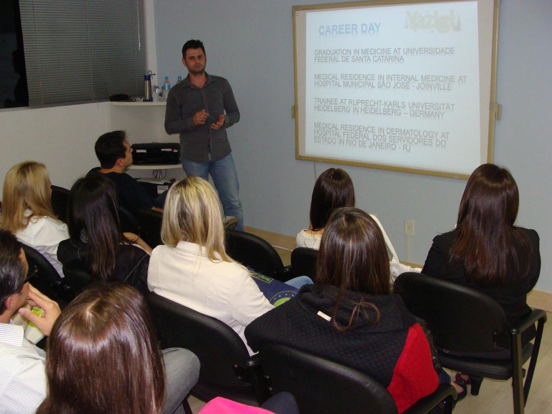 Escola promove laboratório de gramática da língua inglesa