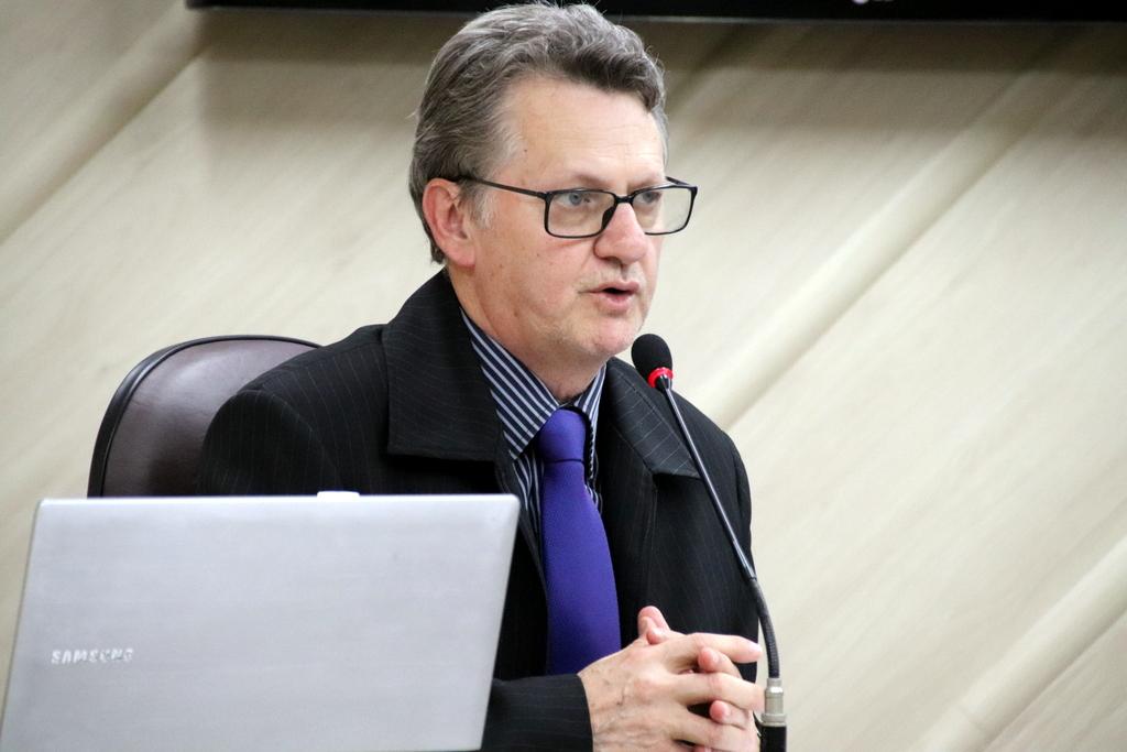 Secretário da Saúde de Criciúma comemora redução em filas para consultas e exames na Tribuna Livre