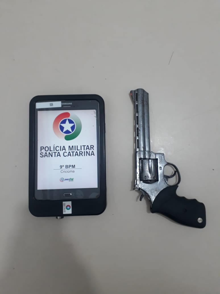 Polícia Militar prende homem com revolver no Progresso