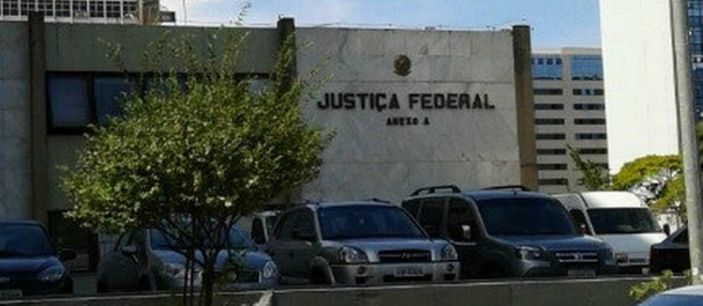 Juiz federal bloqueia fundo partidário e autoriza uso no combate ao coronavírus