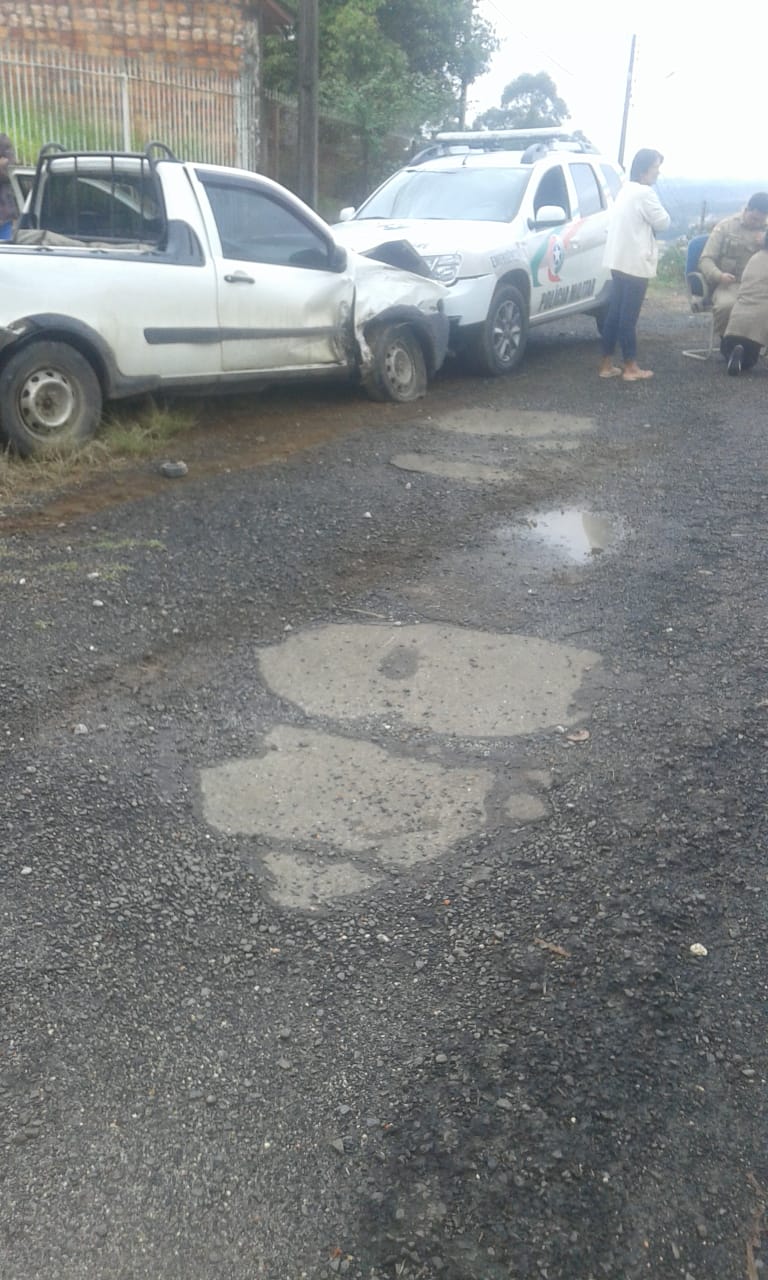 Assalto em farmácia e Policial ferido após perseguição de veículo