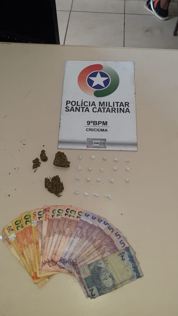Polícia prende menores por tráfico de Drogas e com mandado de prisão ativo em bairro de Criciúma