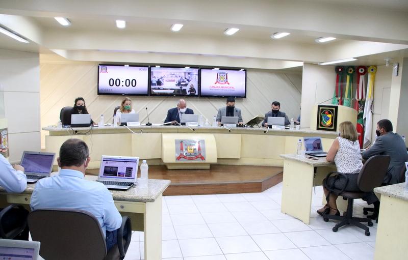 Projetos do Executivo são aprovados por unanimidade na Câmara