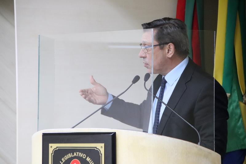 Vereador questiona incentivos para empresas se instalarem no município