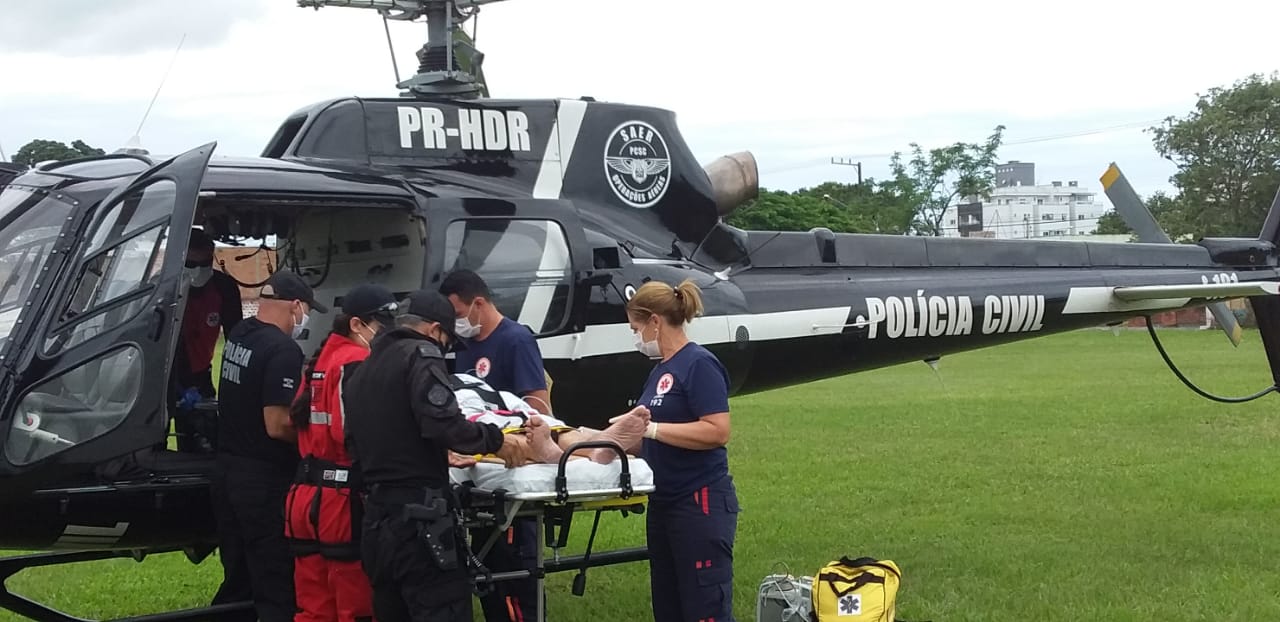 Mulher é socorrida pelo helicóptero  do Sara Sul